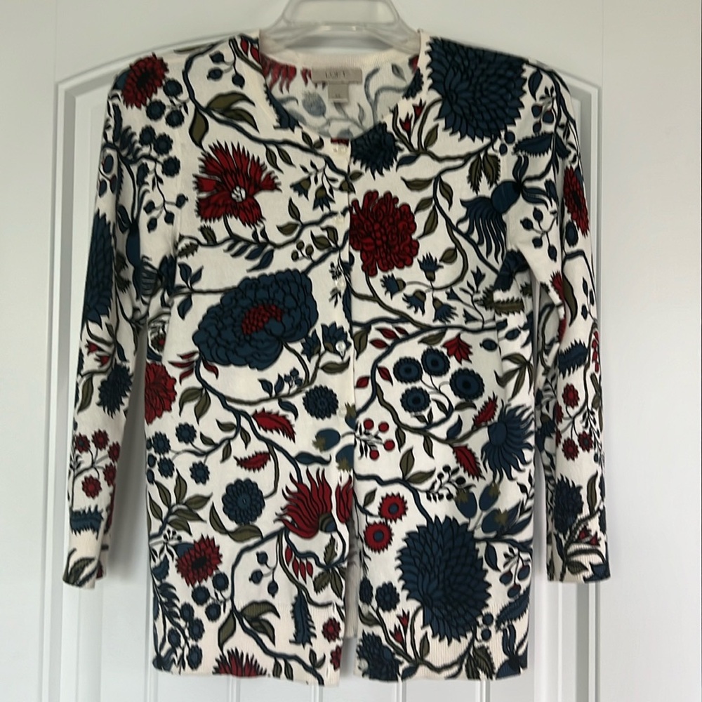 Lightweight sweater
